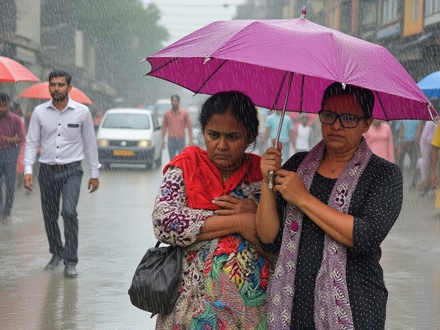 बिहार में तेज़ बारिश, 28 जिलों में फ्लैश फ्लड अलर्ट, 16 मौतें